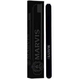 Marvis Black Toothbrush czarna szczoteczka do zębów ze średnio twardym włosiem i osłonką